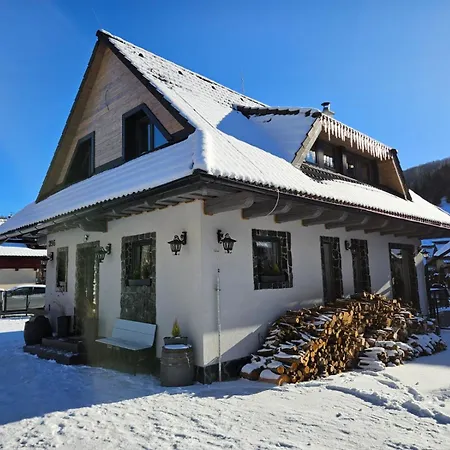 Apartment Tri Chalupky Na Myte