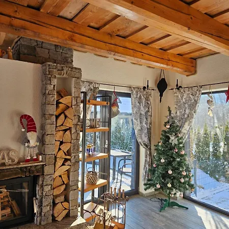 Tri Chalupky Na Myte *