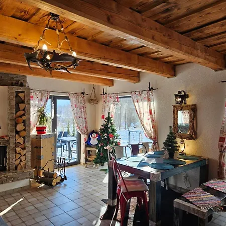 Tri Chalupky Na Myte * Mýto pod Ďumbierom