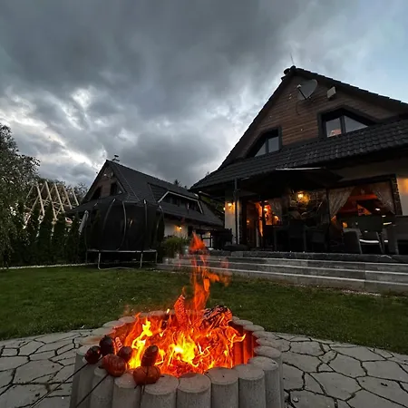 Tri Chalupky Na Myte * Mýto pod Ďumbierom